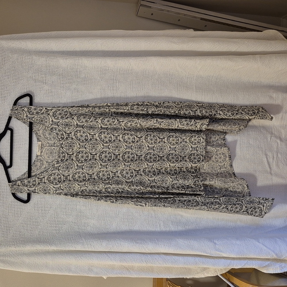 Promesa Black/White Sleeveless Razorback Tunic